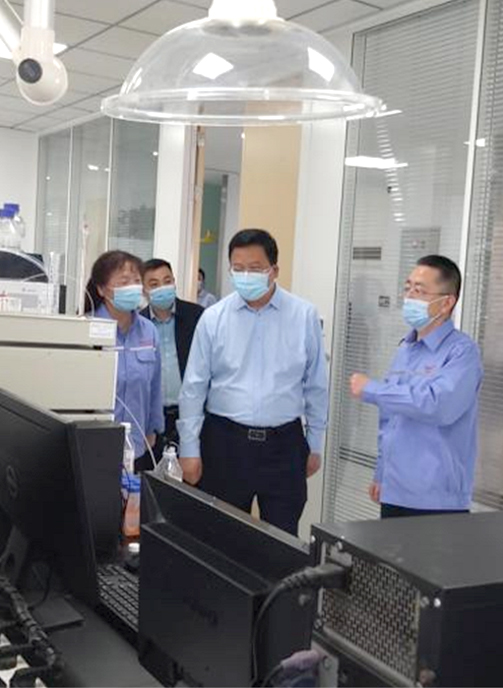 邹晓刚区长一行光临优德唯一官网产业园调研