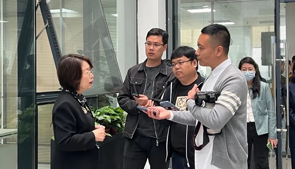 巾帼奋进新征程，，，，，妇联媒体采访团走进优德唯一官网科技